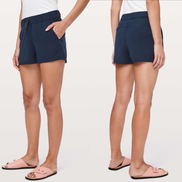 lululemon athletica Pants - Lululemon On The Fly Short Woven 2.5” True Navy Size 4